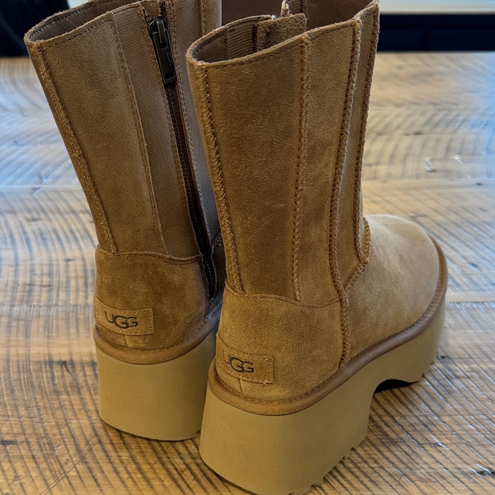 Women's UGG Classic Twin Seam New Heights Boots - Picture 2 of 5